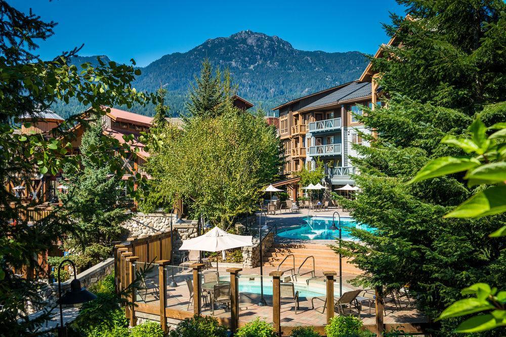 Отель Lodging Ovations Уистлер Экстерьер фото