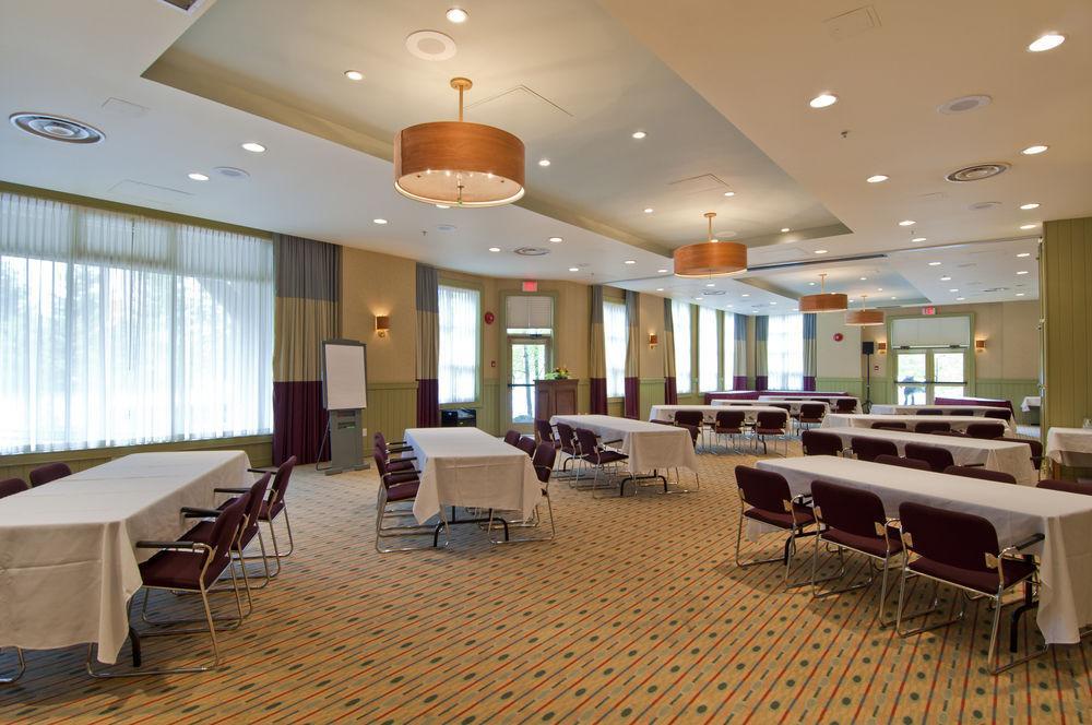 Отель Lodging Ovations Уистлер Экстерьер фото